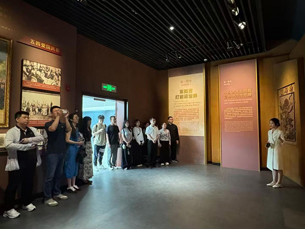 图片4.jpg 图片4.jpg